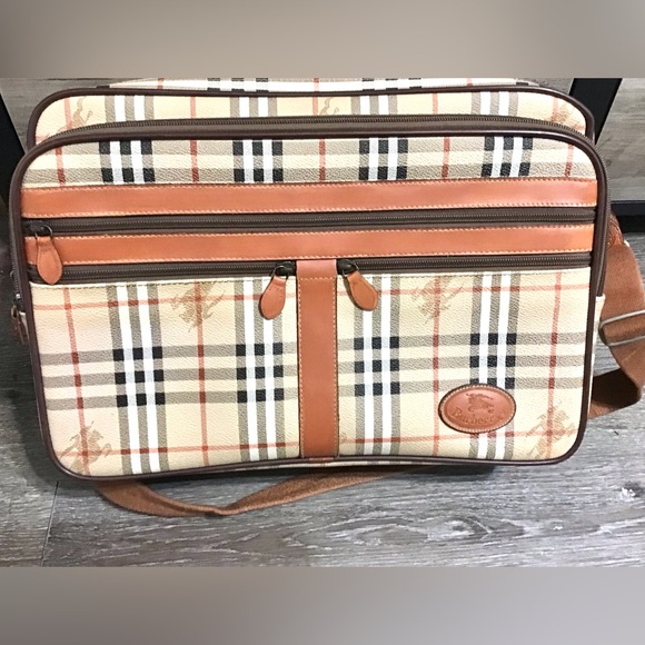 Burberry Haymarket PVC Leather Travel Case - Picture 3 of 12